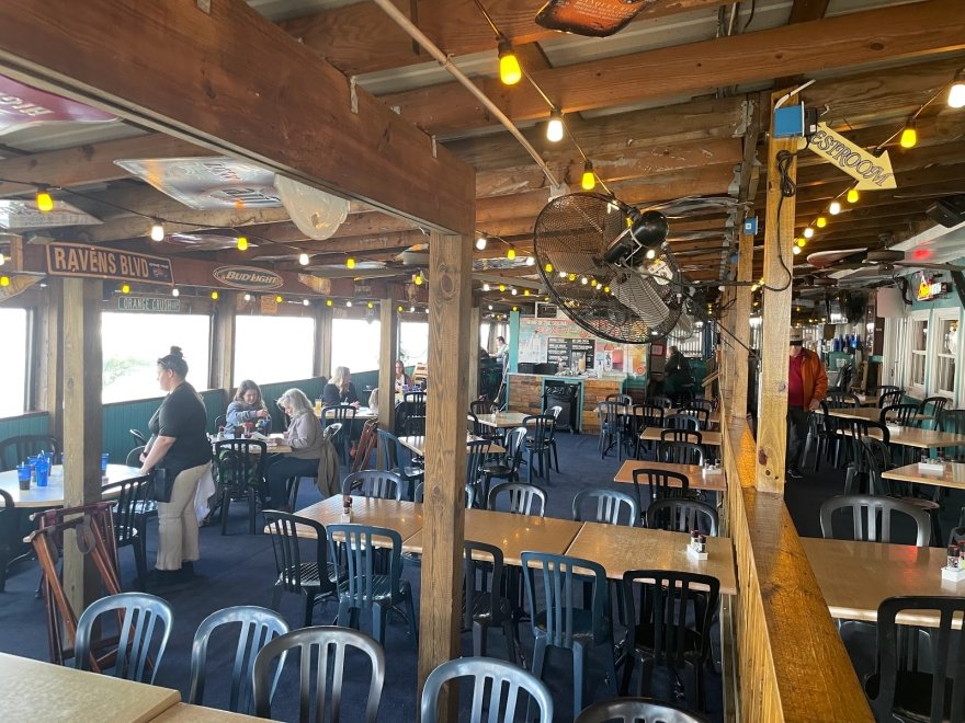 Harborside Bar & Grill