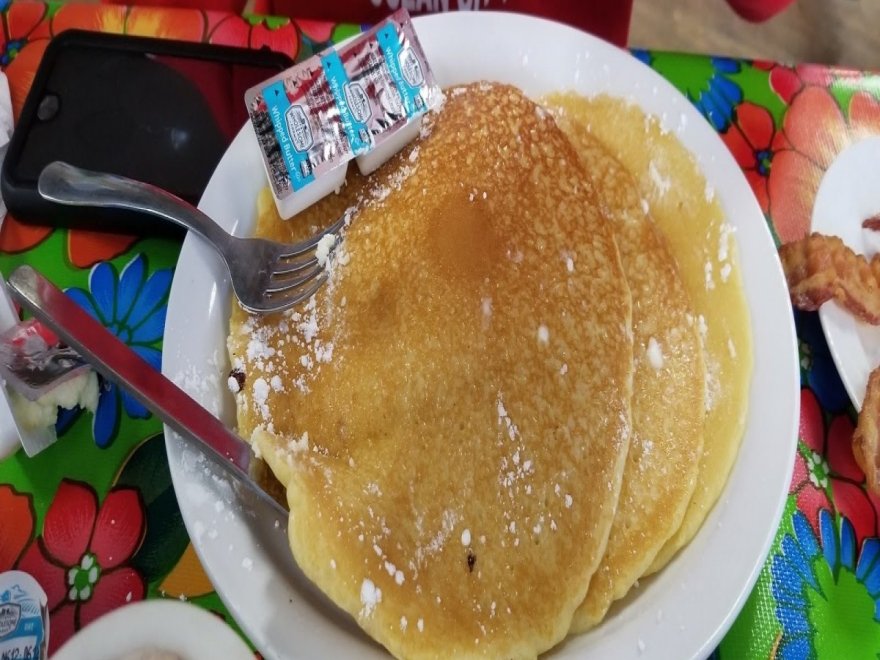 Satellite Breakfast Restaurant and Pool Bar