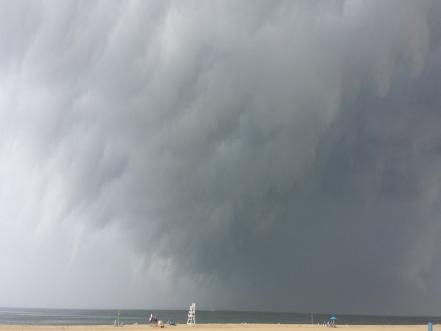 Satellite Breakfast Restaurant and Pool Bar