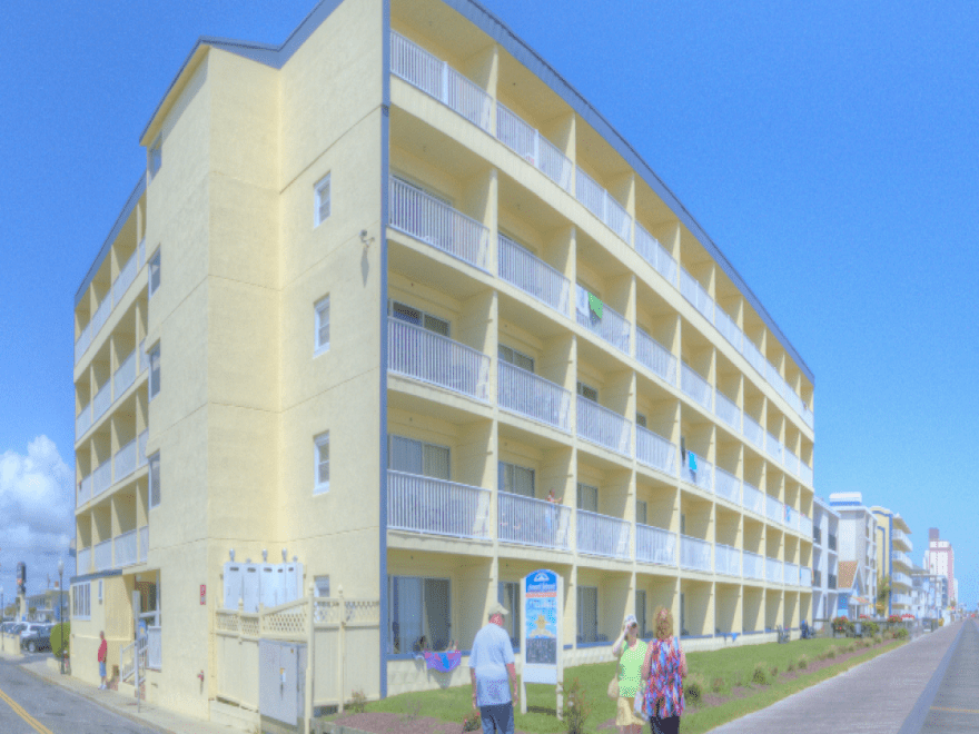 Satellite Breakfast Restaurant and Pool Bar