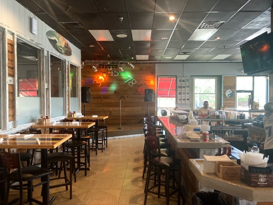 Fast Eddie's Corner Bar & Grille